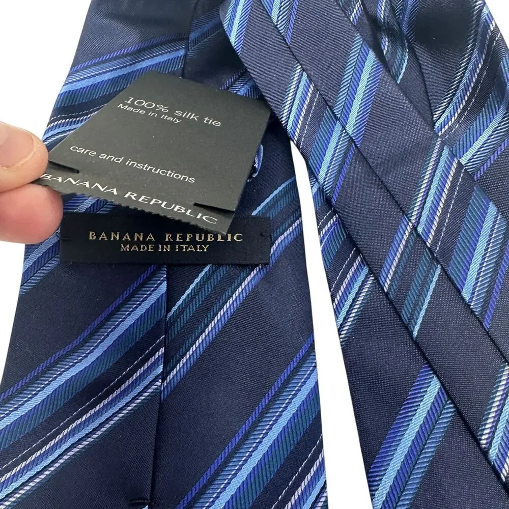 Banana Republic Made in Italy Blue Diagonal Striped 100%‎ Silk Tie NWT